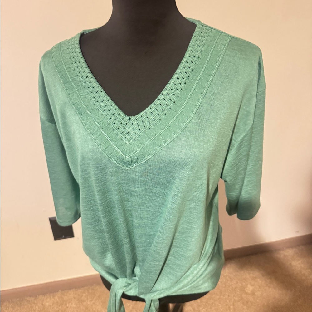 Women's Green V-Neck Top